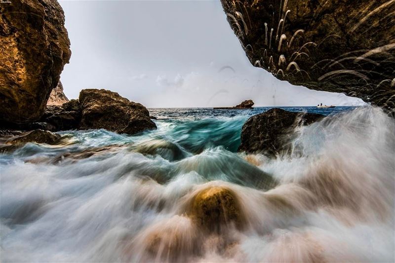 Water splash...... splash  watersplash  boat  shore  rocks  wave ... (Hamat)