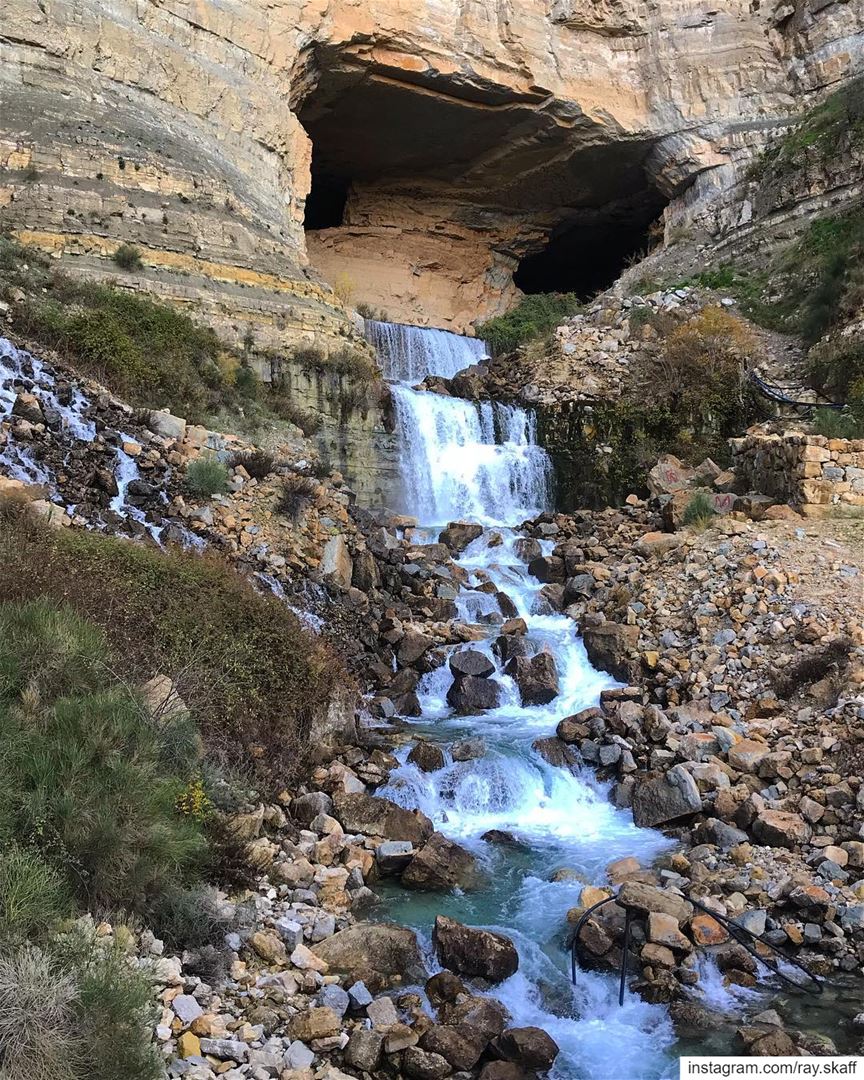 Waterfallin‼️‼️.... ............... lebanon  nature ... (Waterfall Cave)
