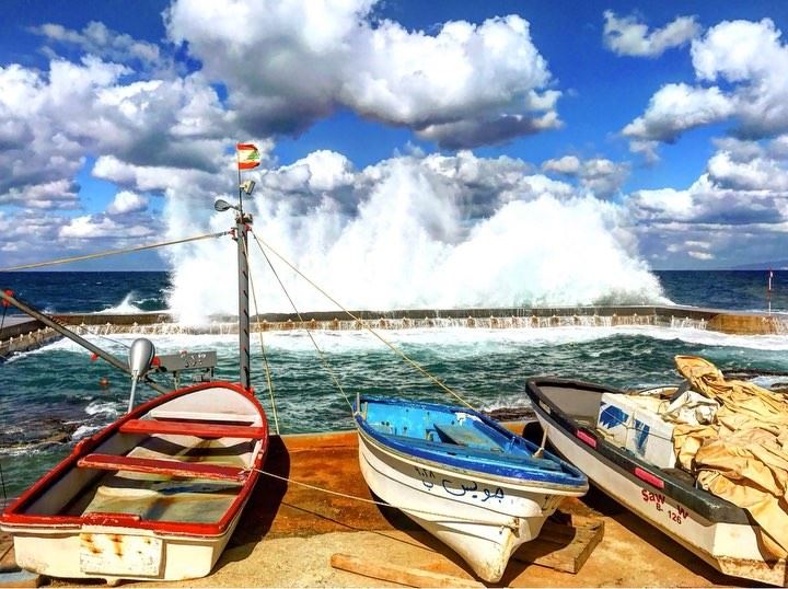 Wave after wave, slowly drifting 📍Beirut, Lebanon...━ ━ ━ ━ ━ ━ ━ ━ ━ ━ (Beirut, Lebanon)