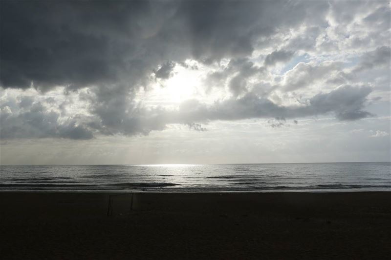  waves of  clouds  overthesea ... lebanon  beirut  publicbeach  sky ... (Ramlat Al Bayda', Beyrouth, Lebanon)