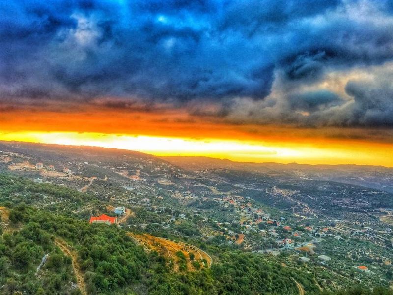 " We Accept The Love We Think We Deserve..." whatsuplebanon insta_lebanon... (Chabtîne, Liban-Nord, Lebanon)