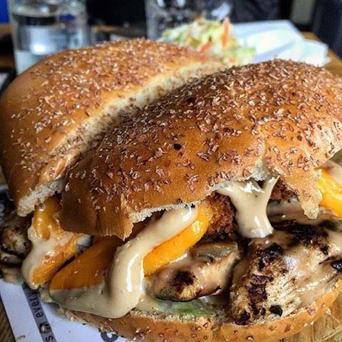 We can't wait for lunch 😍🍴Chicken Burger with lots and lots of cheese & sauce 🍔🍔👅 Credits to @add.some.sauce  (Sandwiched Antelias)