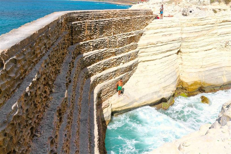 •We Can• tyre  tyrecity  lebanon🇱🇧  lebanon  beach  beachview ... (Nakoura Beach)
