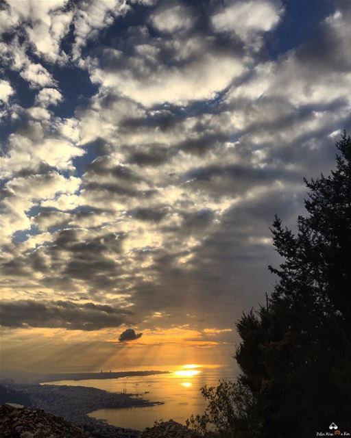 We don’t remember days, we remember moments ❤️🌅 peterwenmaken ......... (Lebanon)
