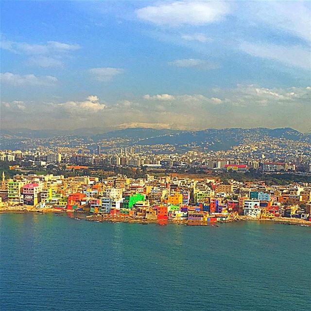 Welcoming colors ❤️💛💚💙💜.......... lebanon  lebanon_hdr ... (Beirut, Lebanon)