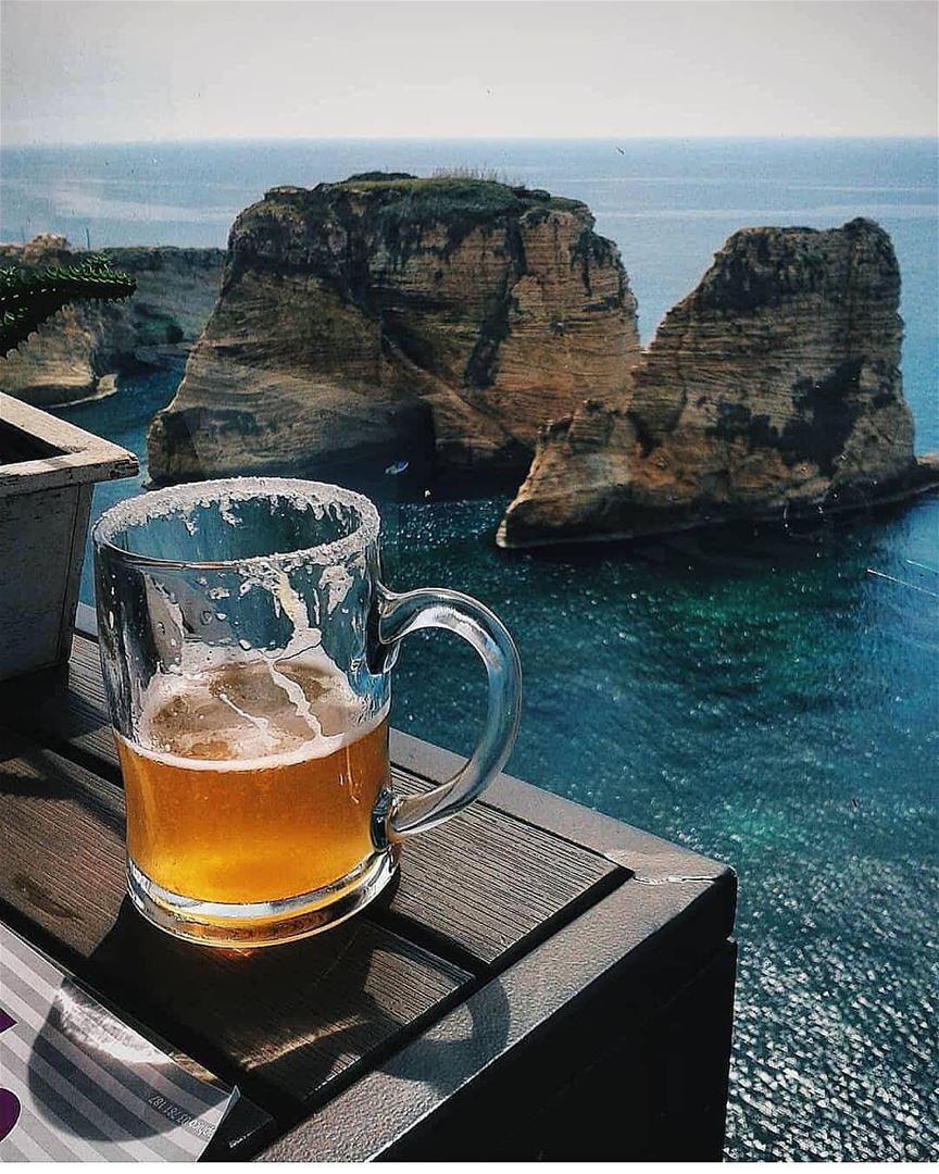 Well homies, it's one hell of a beautiful day and that's why you need to... (Raouche Rock , Beirut , Lebanon)