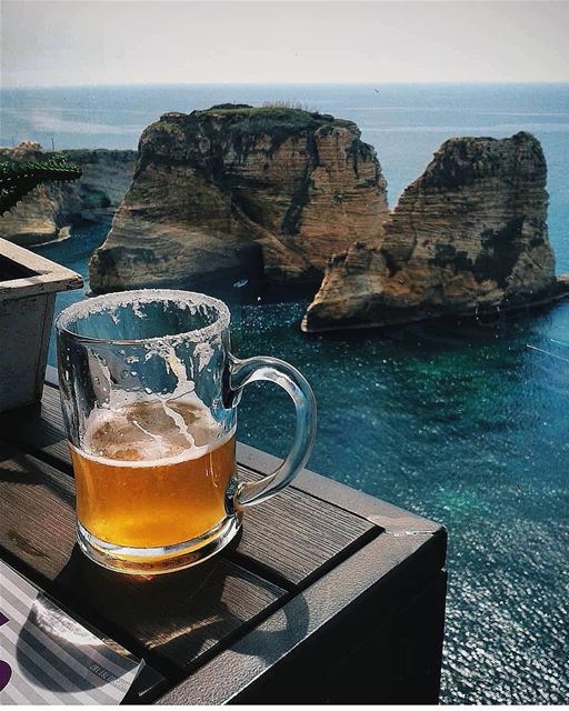 Well homies, it's one hell of a beautiful day and that's why you need to... (Raouche Rock , Beirut , Lebanon)