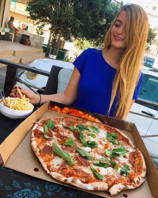 Were the fries too little or my pizza too big? 👀🐮 ...