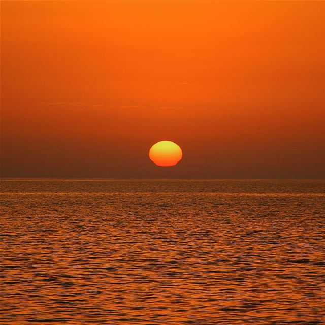 What a beautiful sunset scene. 🇱🇧 lebanon  lebanon_hdr  lebanonlove ... (Tyr,South Lebanon)