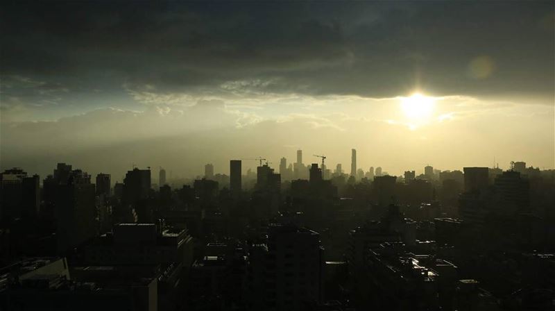 What a morning! How many of you have such a skyline view? thisislebanon79... (Hamra, Beyrouth, Lebanon)