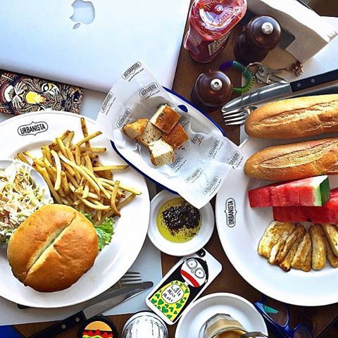 What's for lunch? ☺️☺️🍴 Credits to @yasminaezz  (Urbanista-Gemmayzeh)