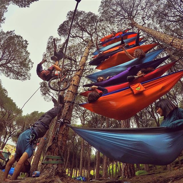 When a 13 floors hammock tower is not enough! Call the circus 🤸🏻‍♂️🚴🏽‍♂ (Lebanon)