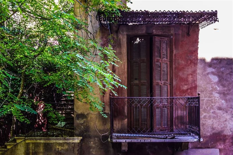 When abandoned houses tells a thousand story  beirut  rou7beirut  ruins ...