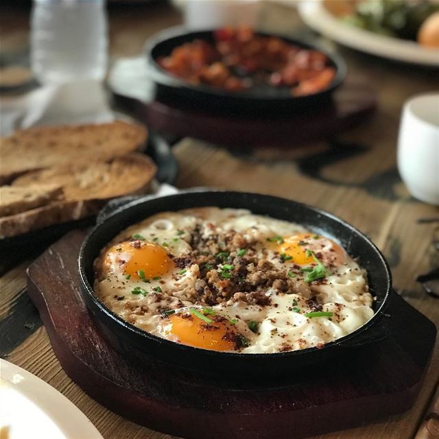 When all you want for breakfast is 🍳🥚🍳 @meatsandbread.lb 💛🥚💛 photo... (Meats and Bread)