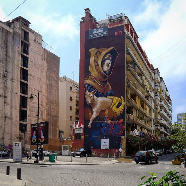...when arts give a new perspective to a street...@inti_cl ❤️💕... (Hamra street , Beirut - شارع الحمرا ، بيروت)