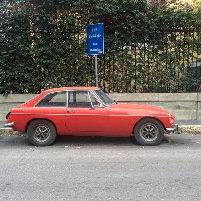 When I see an MGB , I tip my hat🎩. morning  MGB  car  old  classiccar ... (مار نقولا - الاشرفية)