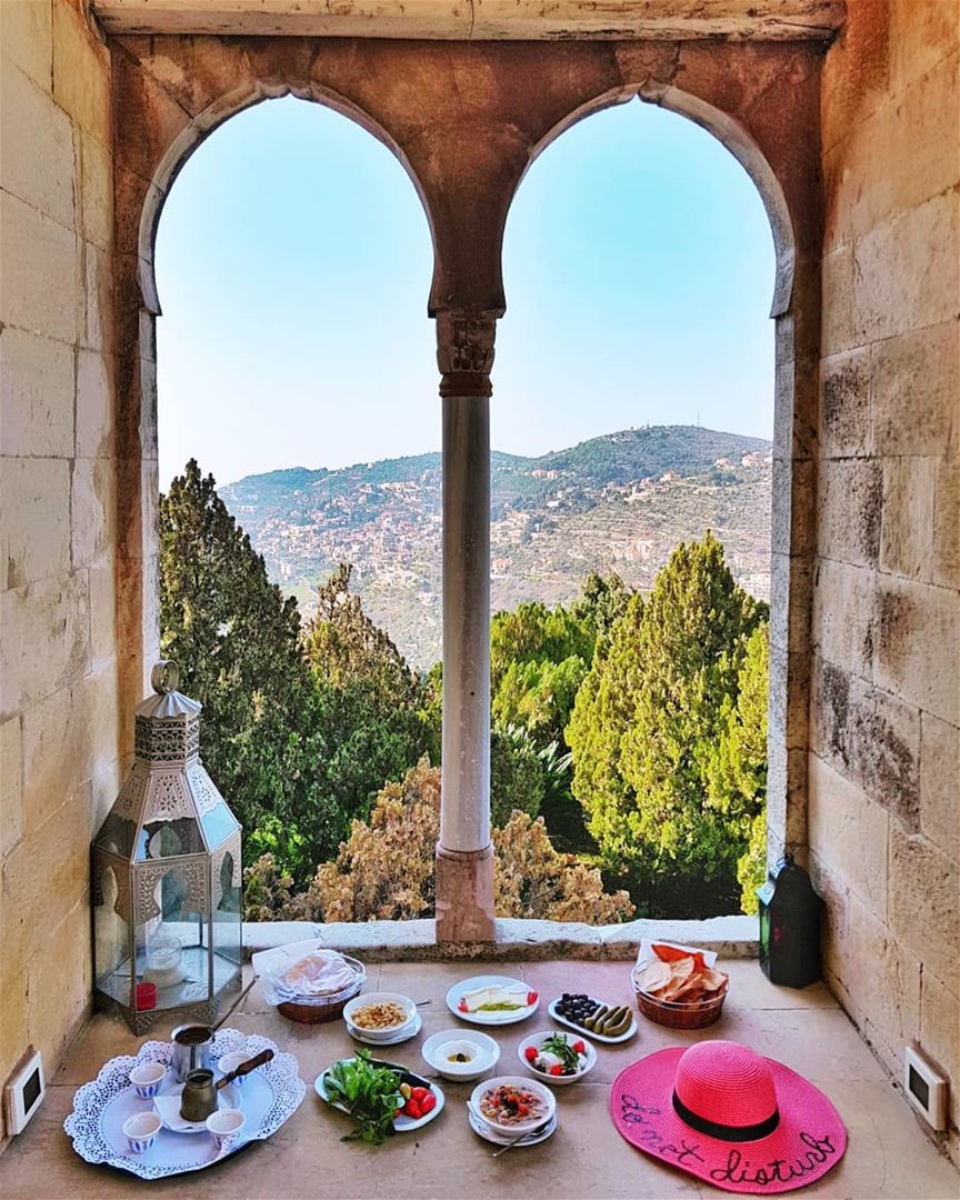 When in Lebanon... Breakfast this way, every day! 💙 Who would you share... (Mir Amin Palace Hotel)