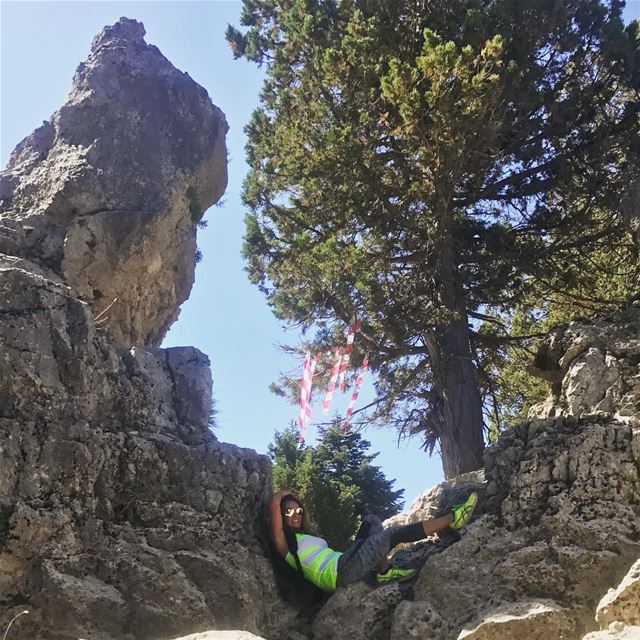 When in nature...between the rocks and so relaxed 😎 ⛱ Rocks... (القموعة-عكار العتيقة)