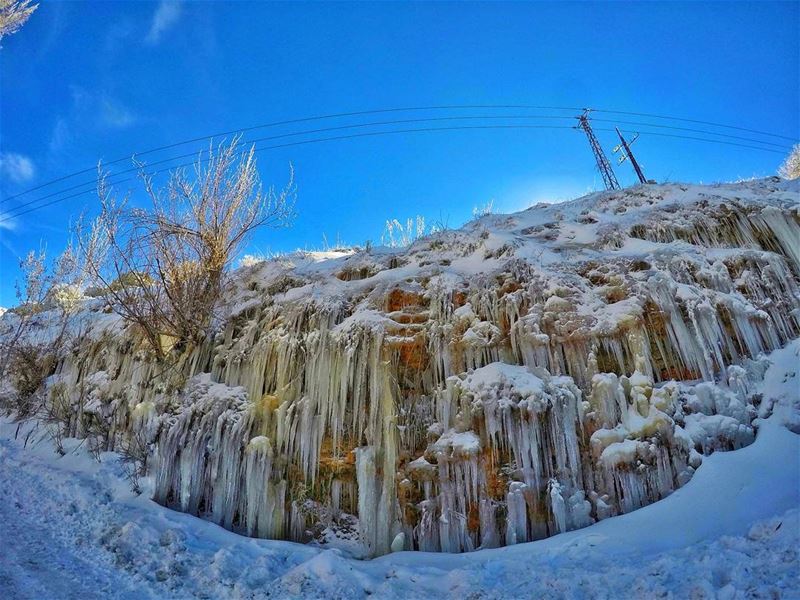 When it's -4°C  mountain  mountainlife  mountainlovers  sky  bluesky ...