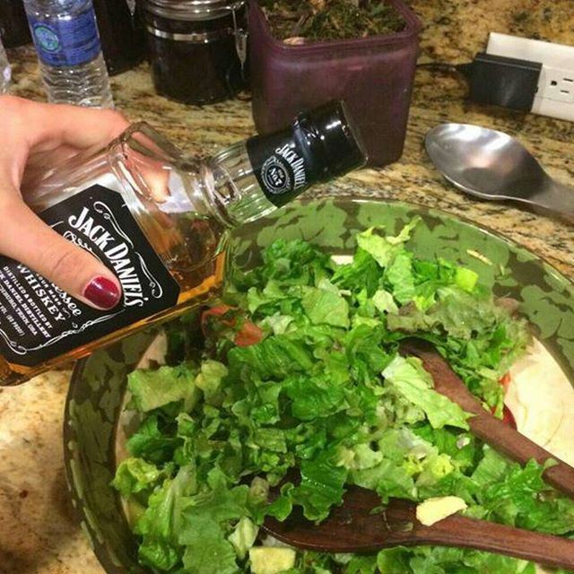 When life is hard but ur trying to be healthy 😉😉☺☺😀😀