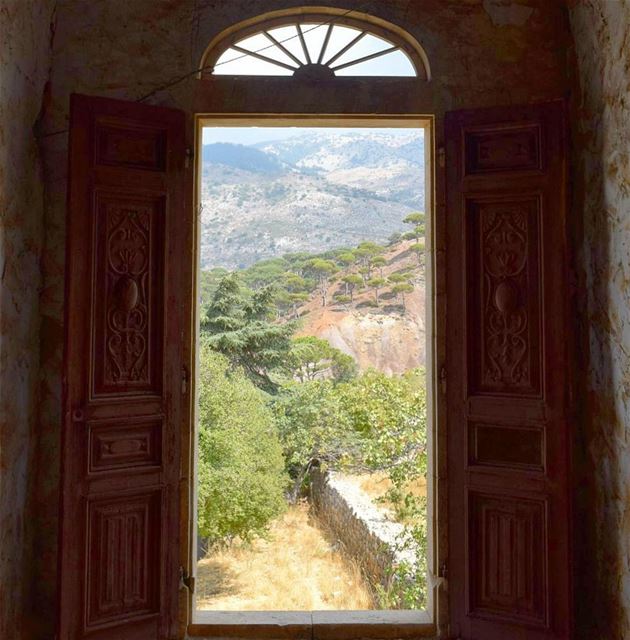 When One Door Closes , Another One Opens 🚪.. liveloveainzhalta ... (Aïn Zhalta, Mont-Liban, Lebanon)