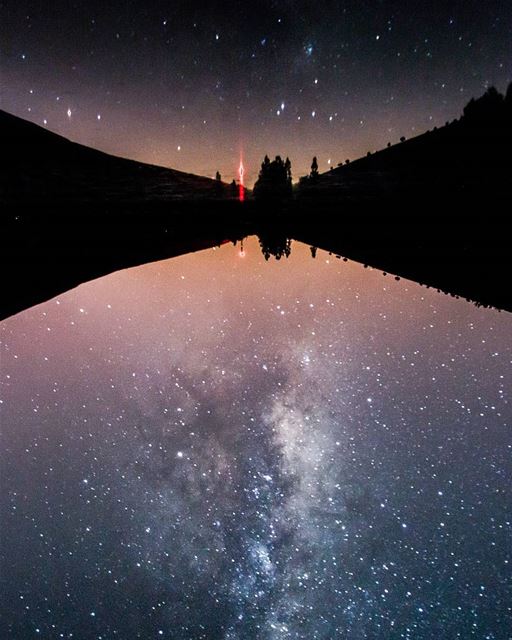 When the lake wears its sparkling dress!!!🌌🌌..... reflection... (3youn Orghosh)