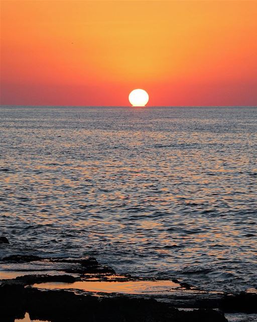 When the sun goes down ...  lebanon  lebanon_hdr  ig_lebanon ... (Corniche El Manara. Ein El Mrayseh)