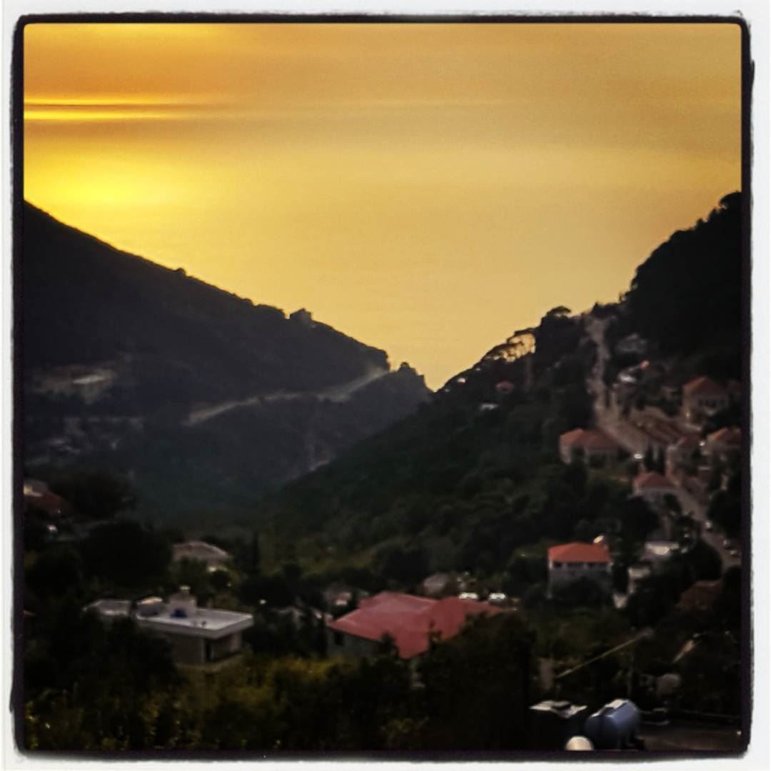 when the sun sets on Dlebta... tourleb  tourlebanon  lebanon  dlebta ... (Dlebta, Mont-Liban, Lebanon)
