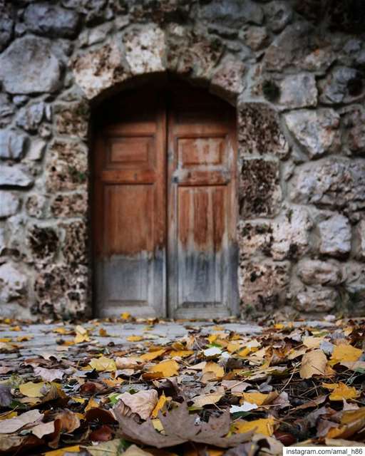 When the walls around u feel so tight, when u lose ur good night wish for... (Tannurin At Tahta, Liban-Nord, Lebanon)