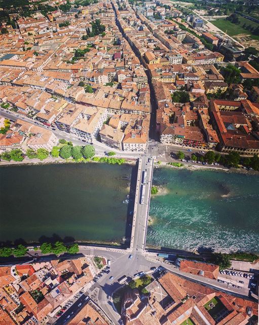 When there is urbanisme and everybody follows architecture guidelines you... (Arena di Verona)