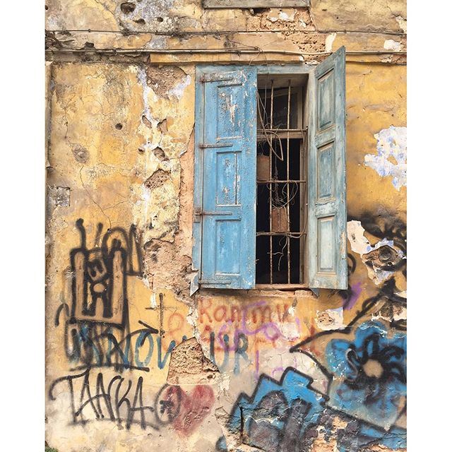 When time turns the city into a beautiful canvas ❤️💙 (Gemmayze)