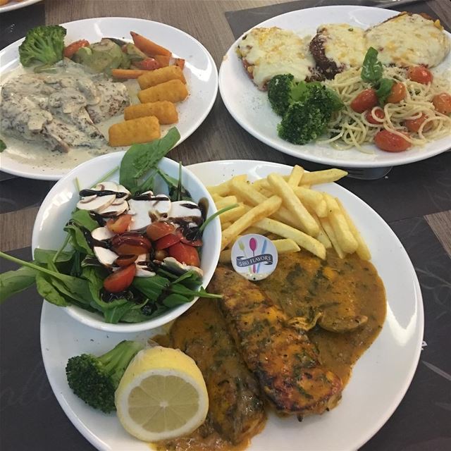 When u and ur friends are addicted to chicken u will order lemon chicken,... (Mélange)