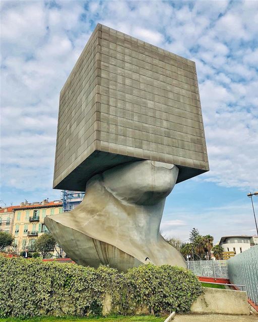 When you are hiding from Monday!—————————— paris  architecture  downtown... (Nice, France)