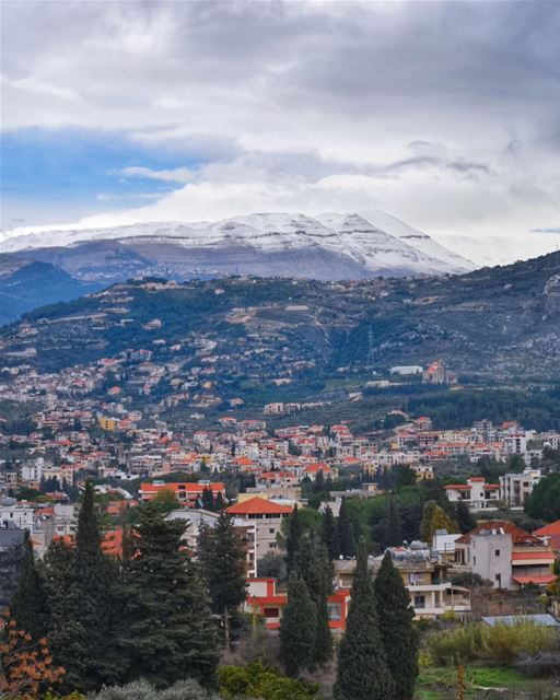 When you arise in the morning, think of what a precious privilege it is to... (Amioûn, Liban-Nord, Lebanon)