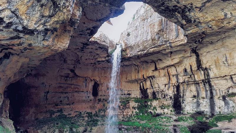 Where's the top?..... gorge  lebanon  waterfall  mountain  extreme ... (Bâloûaa Balaa)