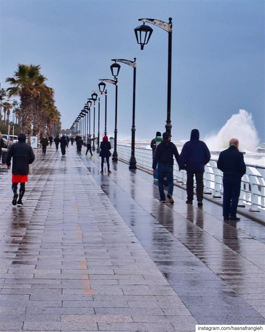 Whether it’s rainy, windy or wavy,The  Beirut Corniche is never empty 😍💙 (Beirut, Lebanon)