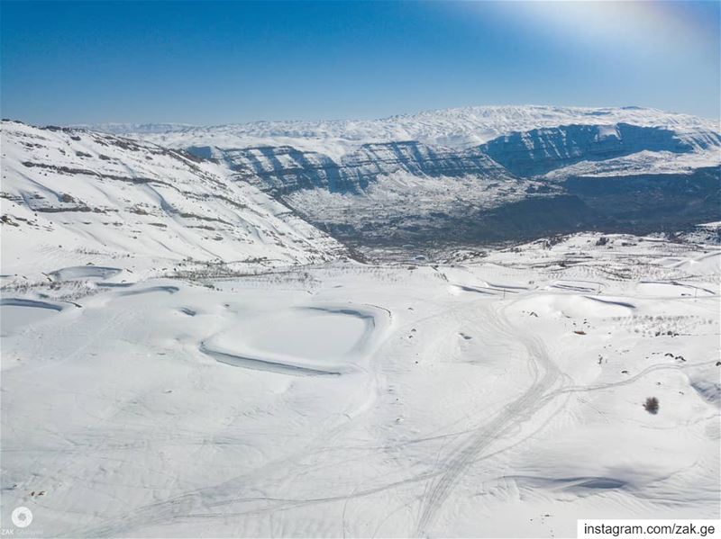 White  drones  droneoftheday  mountain  waterpond  snow  dronepilot ... (Akoura, Mont-Liban, Lebanon)