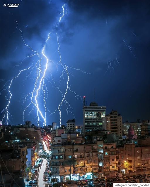 Who's ready for the thunderstorms tonight !? 👀🌩️  tb  lebanon 🇱🇧 ... (Bourj Hamoud)