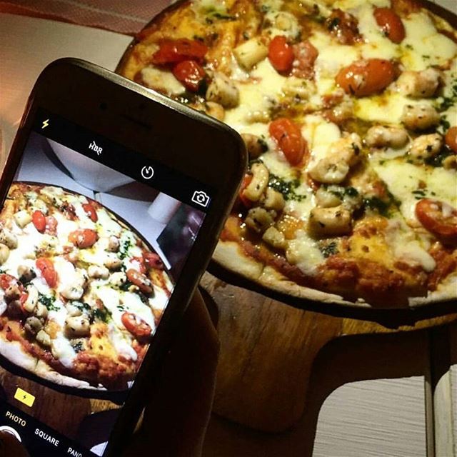 Who's up for marinara pizza?Photo by @zomatolb pizza italian seafood...