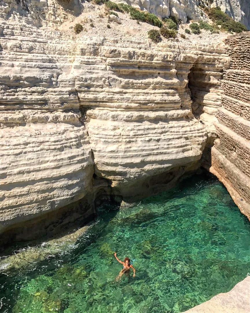 Will you jump already 😎! triptothesouth  clearseawater  naqoura ... (Bayadah, Al Janub, Lebanon)