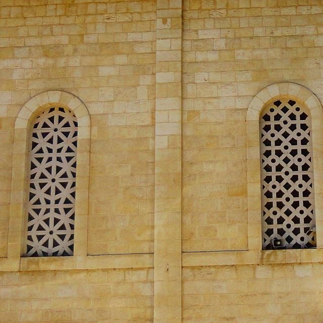 windows_aroundtheworld stonewalls oldchurch windows