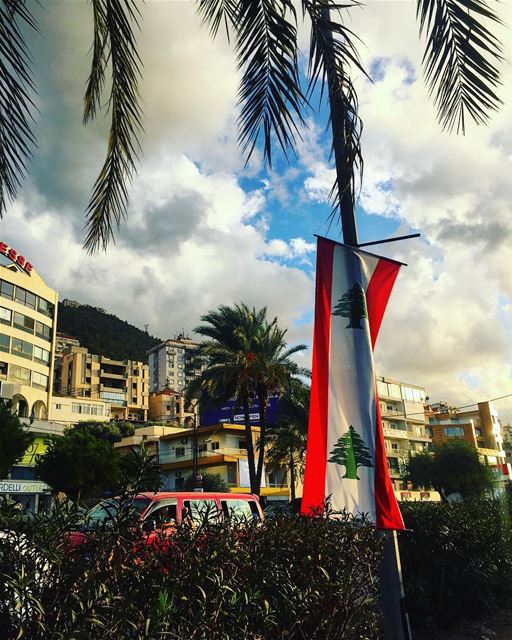 Windy Days 🇱🇧  livelovelebanon ... (Highway...)
