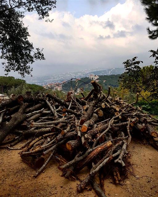 Winter is coming to  mountlebanon... winteriscoming  lebanon  lebanon_hdr... (Beit Meri, Mont-Liban, Lebanon)