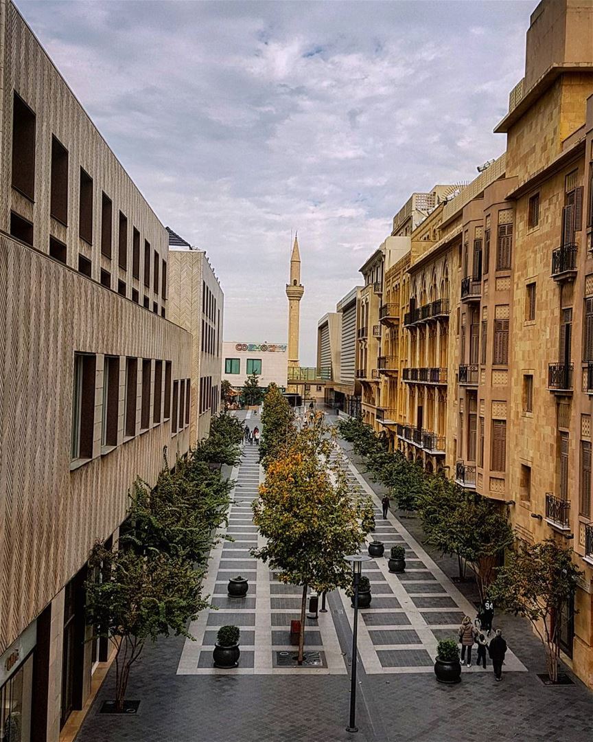 Winter is whispering.. Beirut disregards.....🌪🌬🌫 goodmorning beirut... (Beirut Souks)