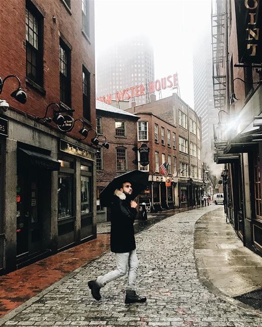 Wintry mix in Boston ❄️☔️  Boston  Massachussets  NewEngland  love  rain ... (Boston Public Market)