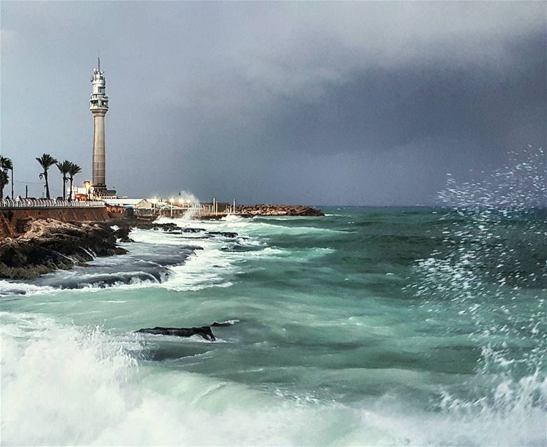 Wisdom is to Watch it Live!!🌊🌬🌪🌩🌧⛈🌊 beirut today winterishere ... (Beirut, Lebanon)