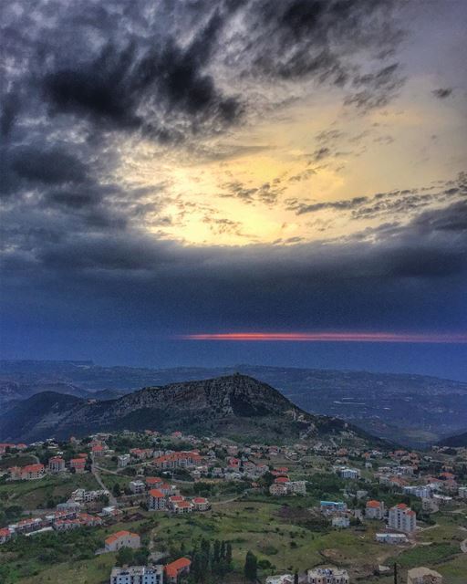 Wishing you a wonderful evening 🌹... (Ehden, Lebanon)