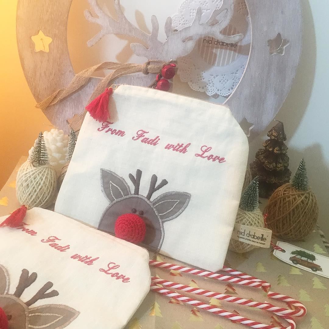 With LOVE ❤️ pouches with a red nose! Write it on fabric by nid d'abeille ...