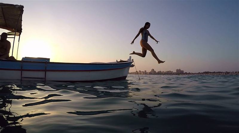 "With practise you will reach it"  ThatFamousJump @jubranelias 😂😂😂..... (Tyre, Lebanon)