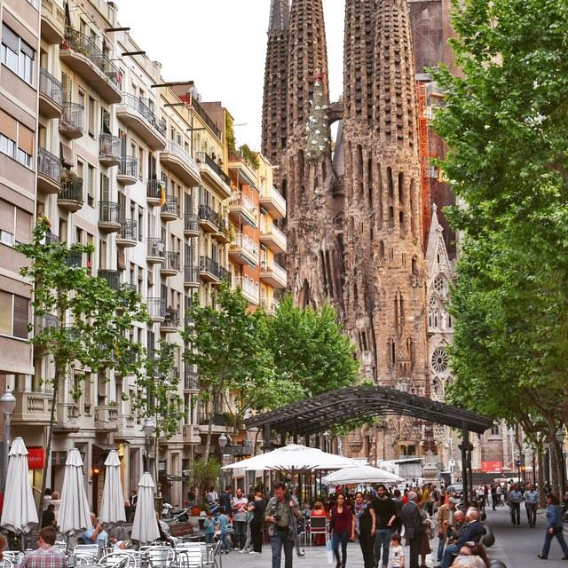  worldunion  worldcaptures  wonderful_places  worldplaces  igworldclub ... (Calle Cartagena Sagrada Familia Barcelona)